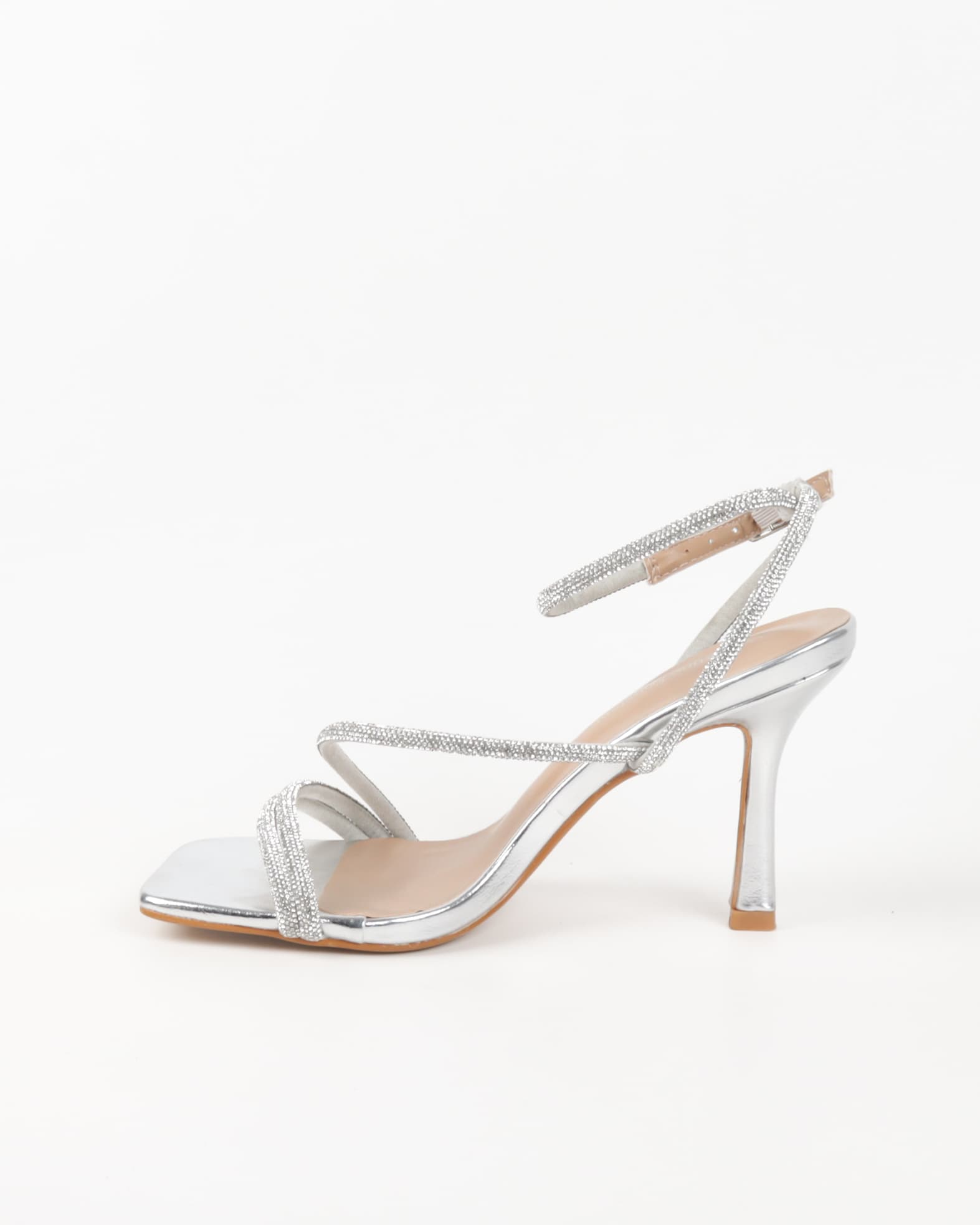chaussures soirees argentées pour femme à talon et strass