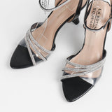Nina sandales à talon et brides et strass