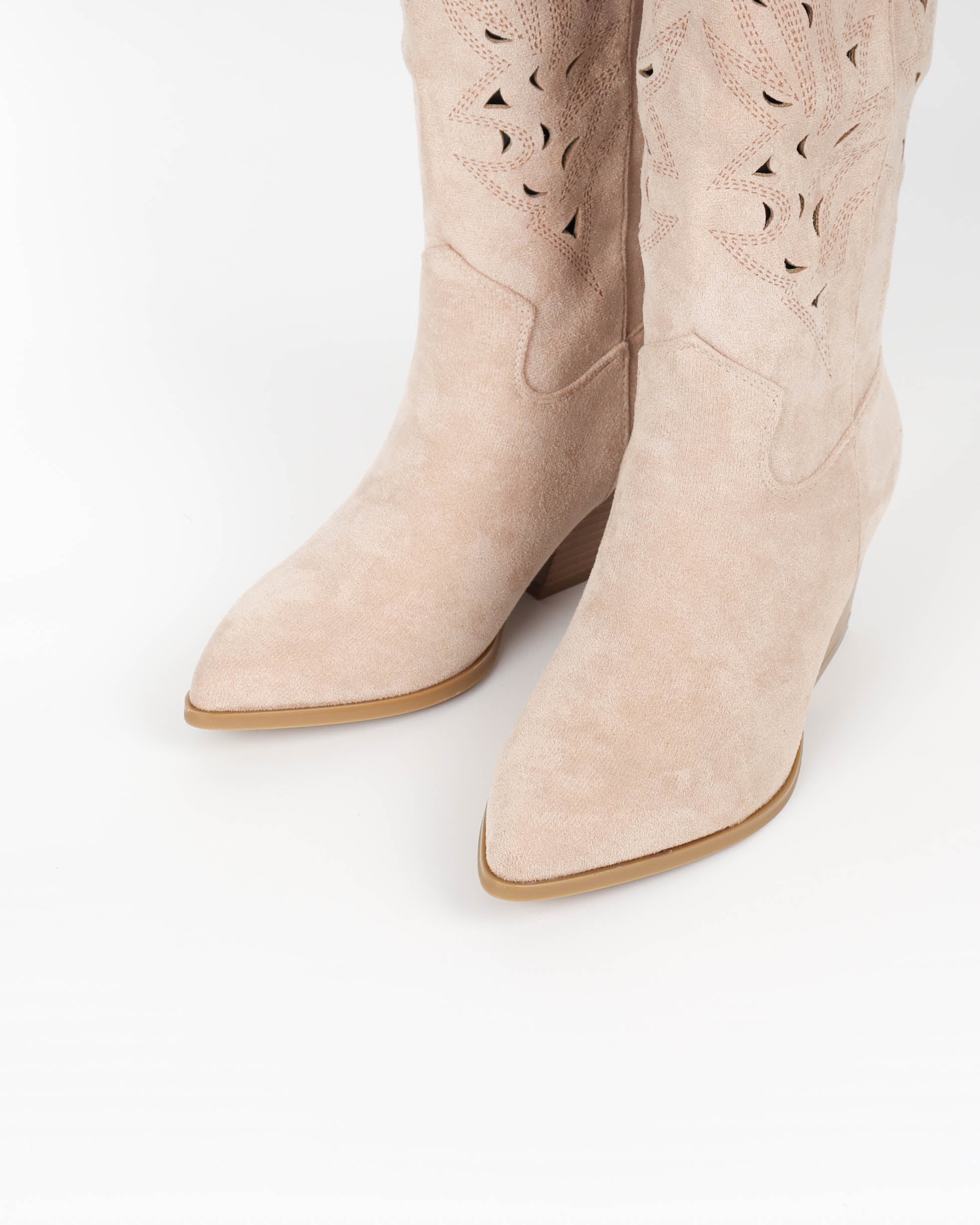 bottes femmes western beige tendance 2024