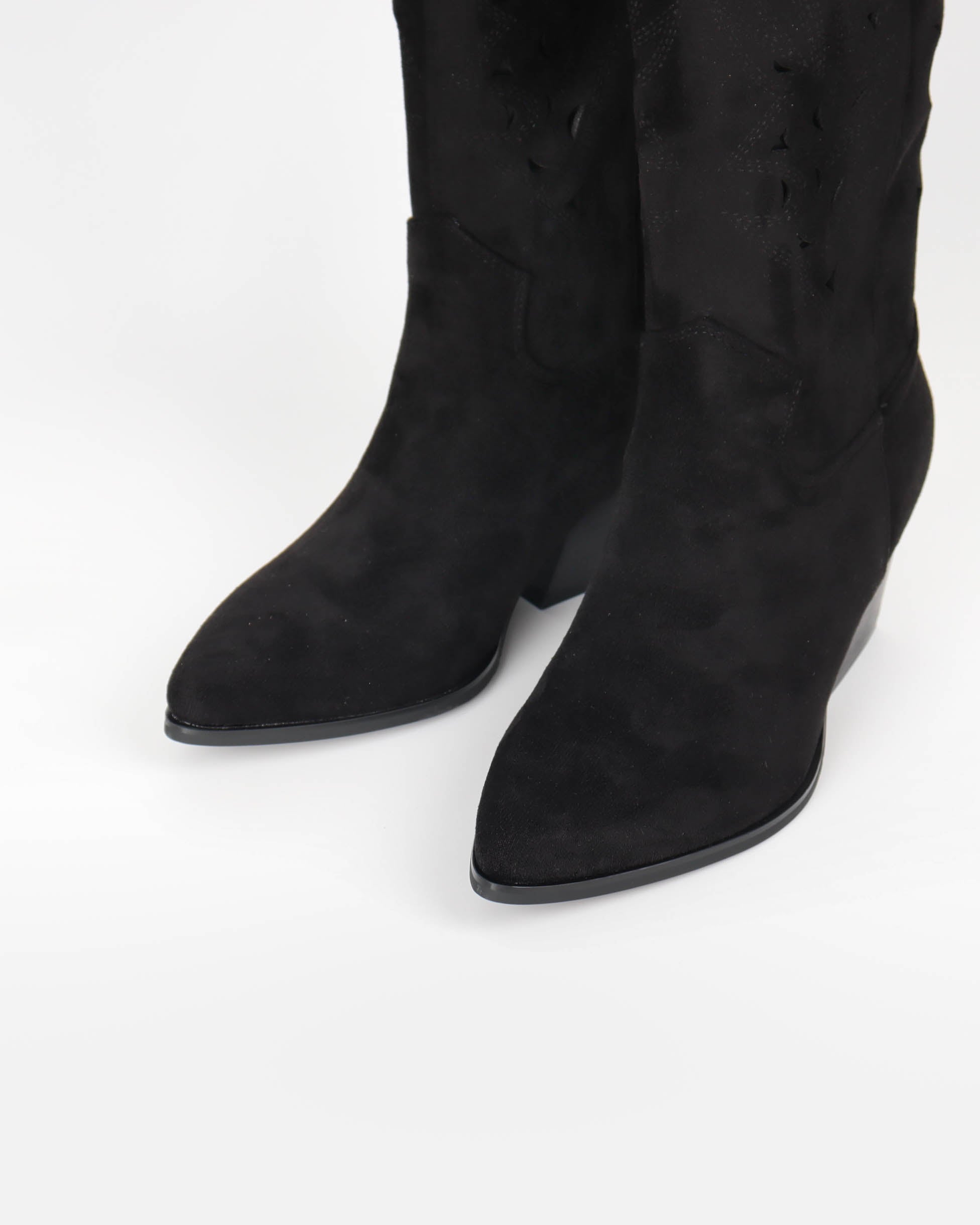 bottes femmes western noir tendance 2024