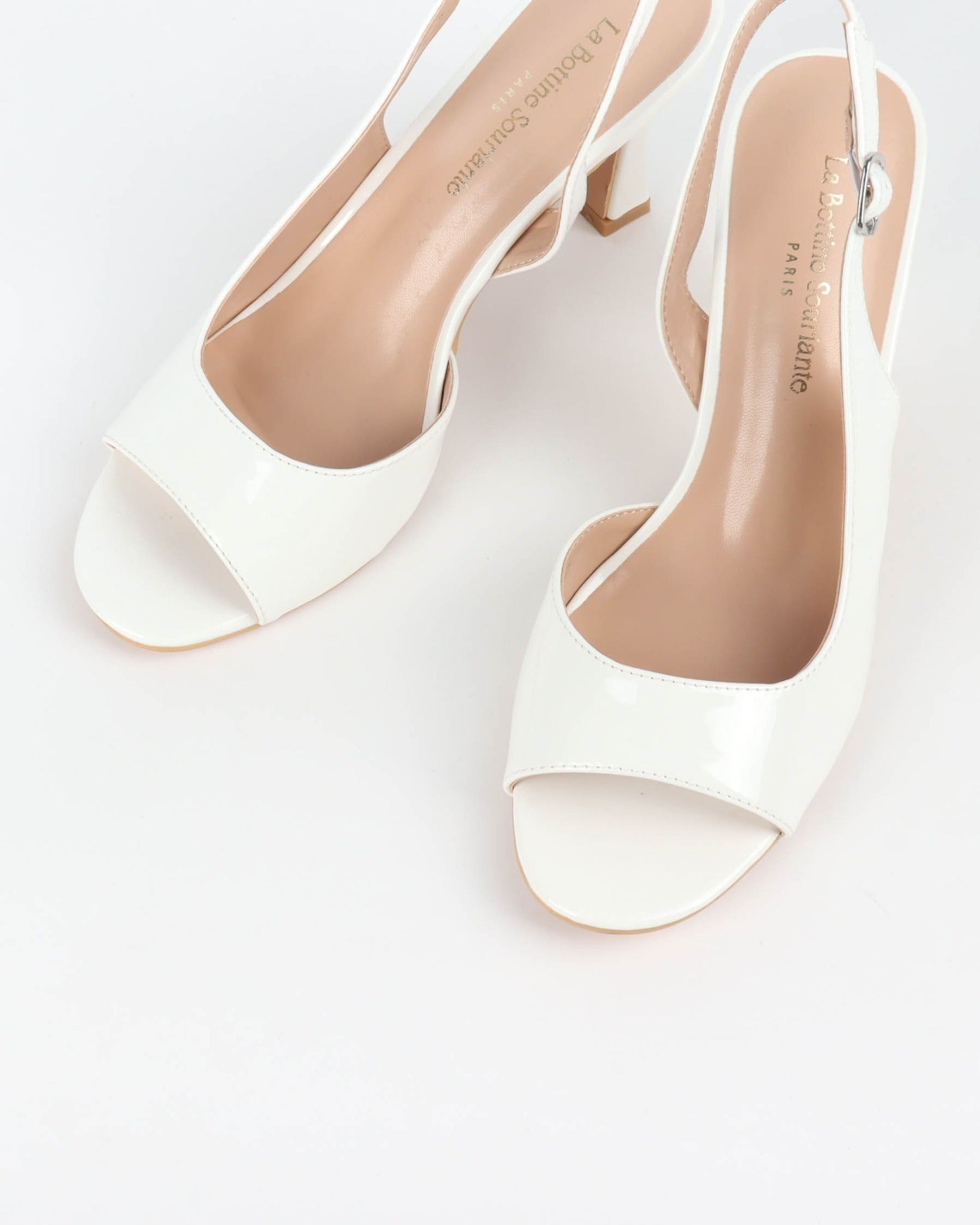 Sandales femmes vernis blanc à talon et bout ouvert