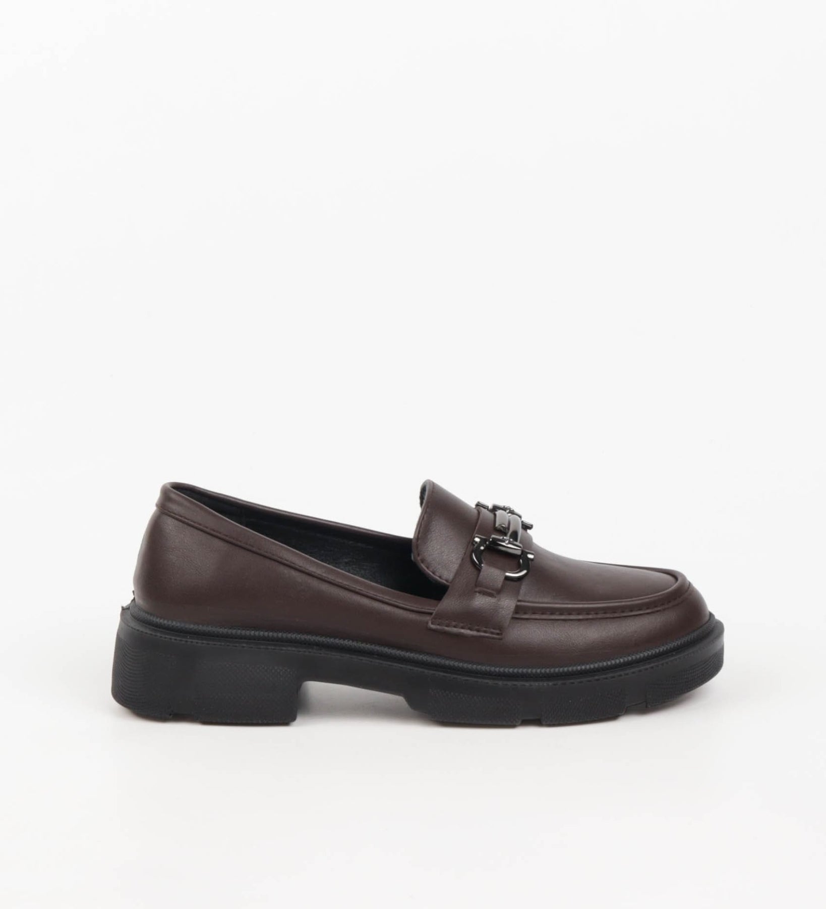 mocassins femme marrons à semelle crantée vue de profil extérieur