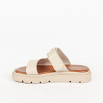 mules femme beige à double bride avec boucle dorée et semelle épaisse