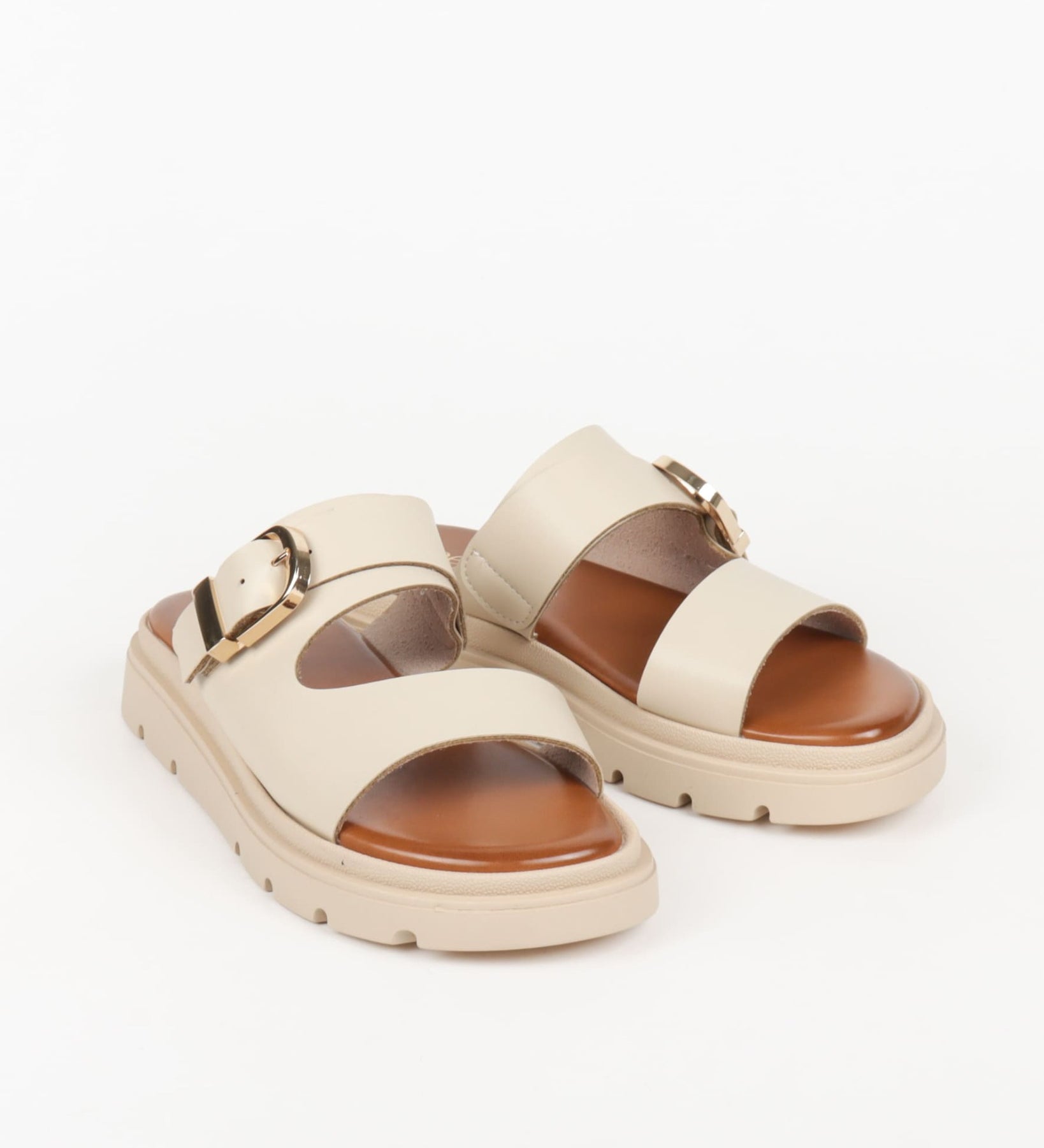 mules femme beige à double bride avec boucle dorée et semelle épaisse