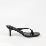 sandale femme noire à talon fin et brides croisées vue de profil extérieur