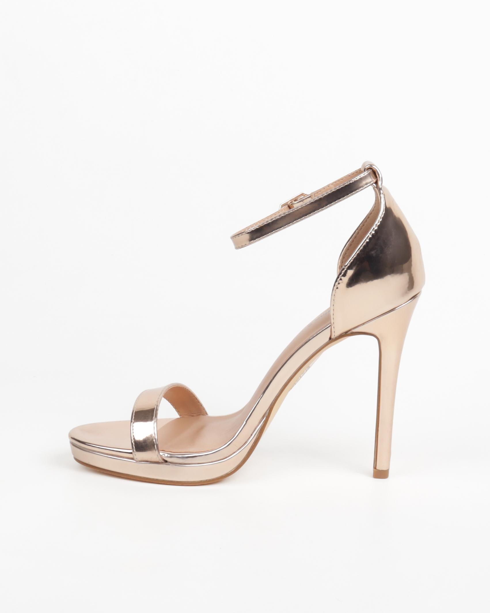 Sandales soirée femmes chic élégantes à talon couleur champagne