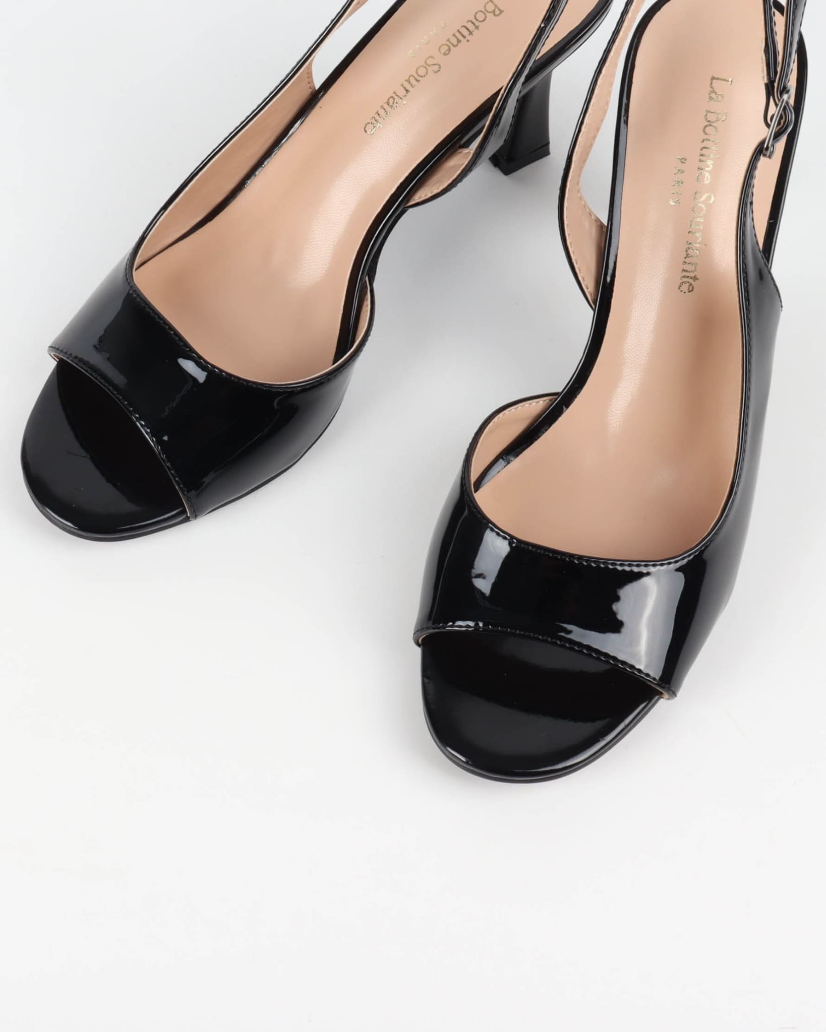 Sandale slingback femme vernie noir à bout ouvert et talon évasé