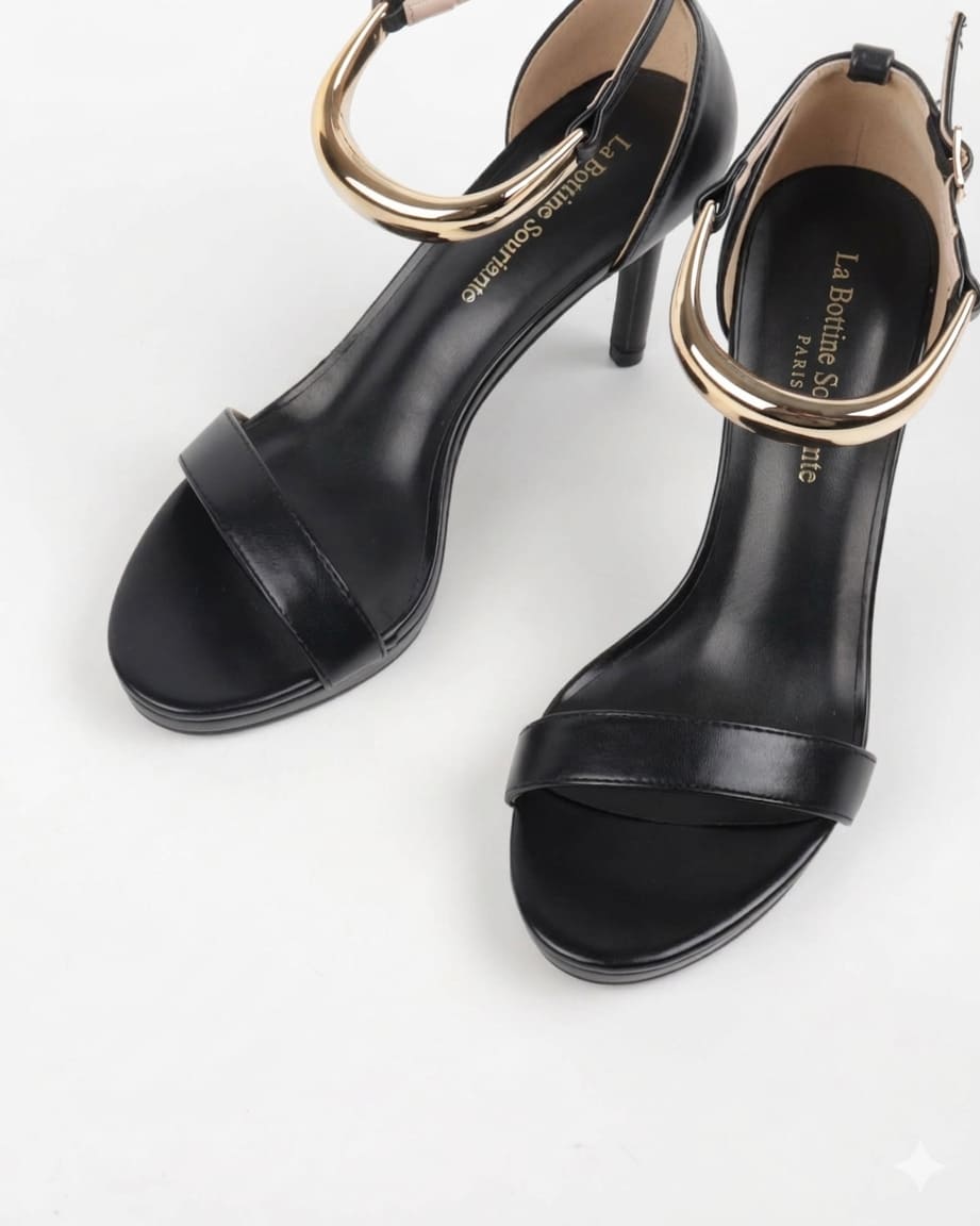 Sandales à talon noir soirée chic bijou dorée